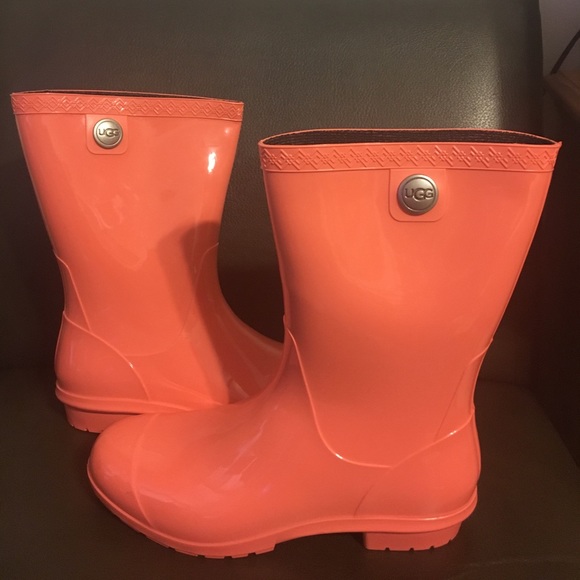 UGG Shoes - 💦 Authentic Uggs💦